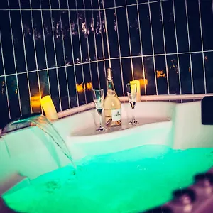 Love hôtel Du Mont D'or - Baignoire - Minibar Offert, Marseille
